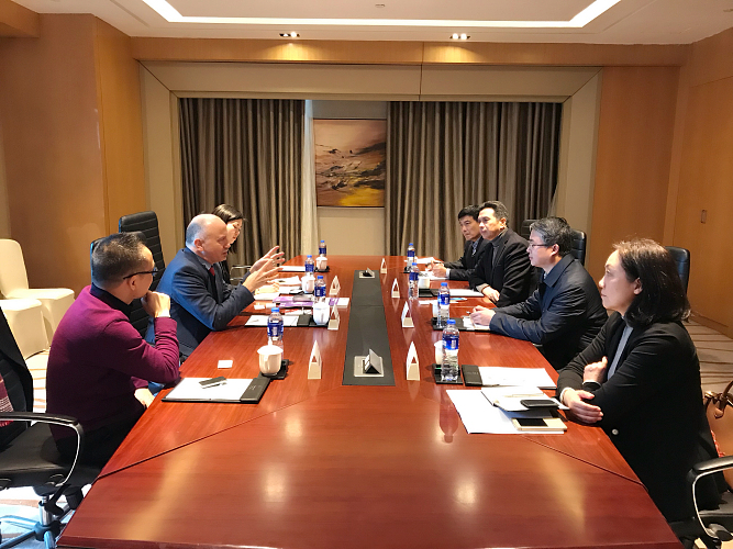 Meeting with the Deputy Secretary General of Zhenjiang Government